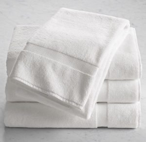 Tumpukan handuk putih